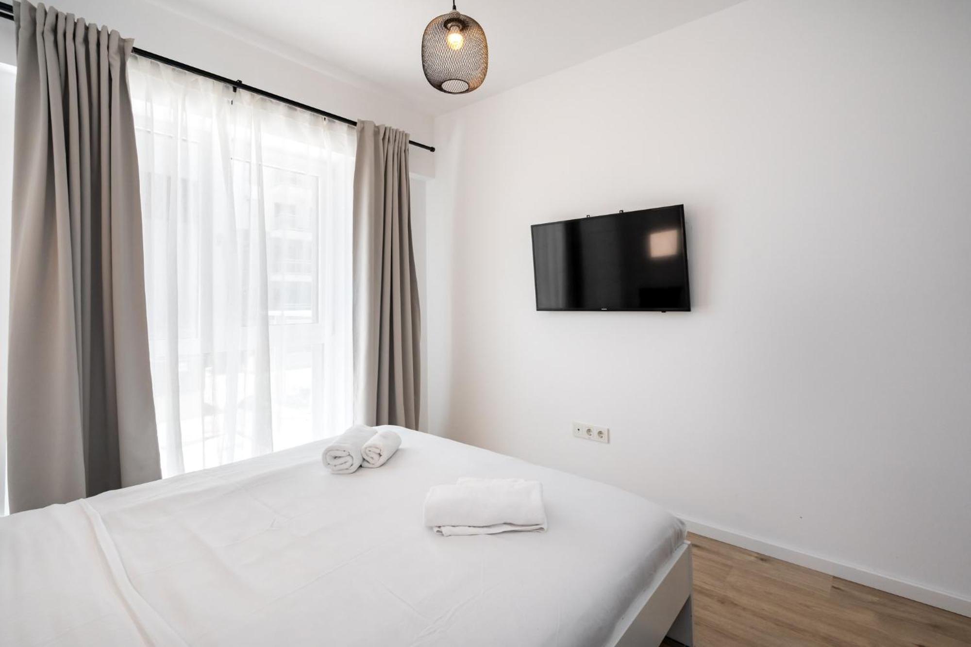 Arrivederci - Elegant 1Br In Belvedere Residence Bukares Bagian luar foto